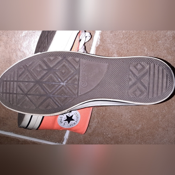 Vintage Converse Chuck Taylor All Star High Tops 2001 - Picture 2 of 4